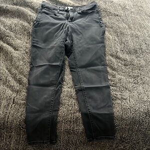 Women's Skinny Jeans in Black